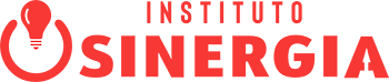 Logo con letras del Instituto Sinergia, destacando la identidad visual de la academia.